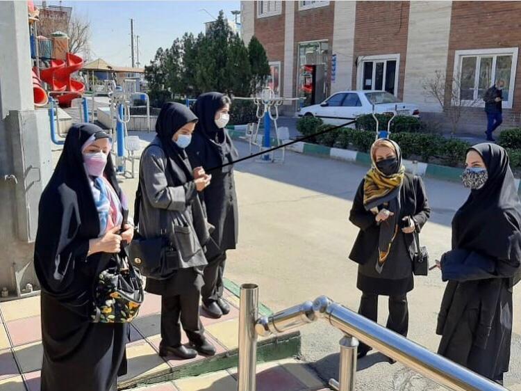 نمايندگان اداره كل آموزش هاي شهروندي واداره كل اموربانوان از اتاق مادروكودك بيهقي